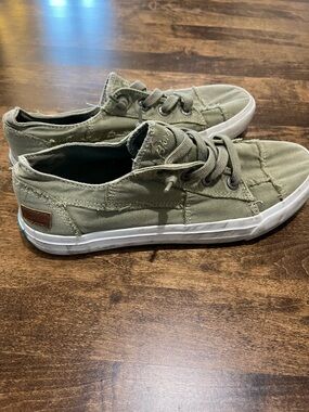 Malibu Olive Canvas Low-Top Sneakers with White Sole